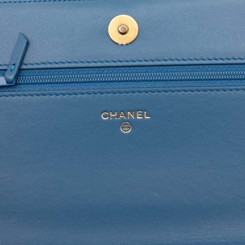 Chanel Quilted Caviar Boy Wallet on Chain Blue Leather Very good condition - Box View