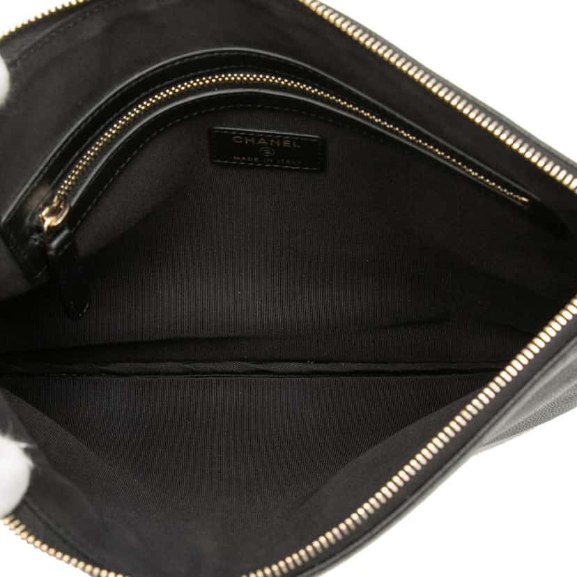 Chanel Medium Caviar Deauville Studded O Case Clutch Black Leather Very good condition - Model View