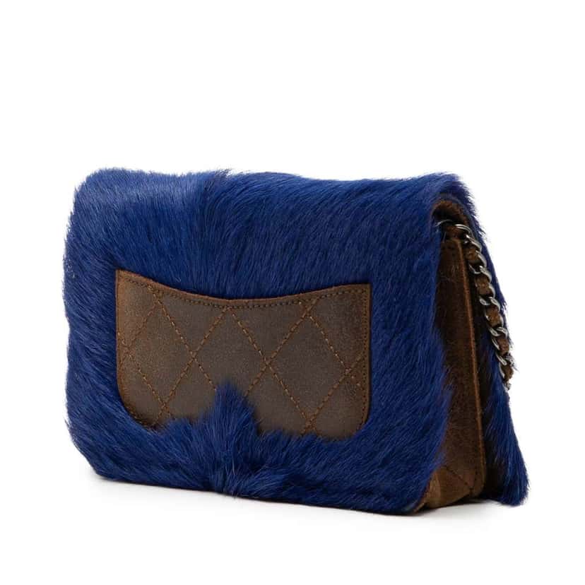 Chanel Paris Edinburgh Fur and Distressed Leather Wallet on Chain Blue Very good condition - Back View