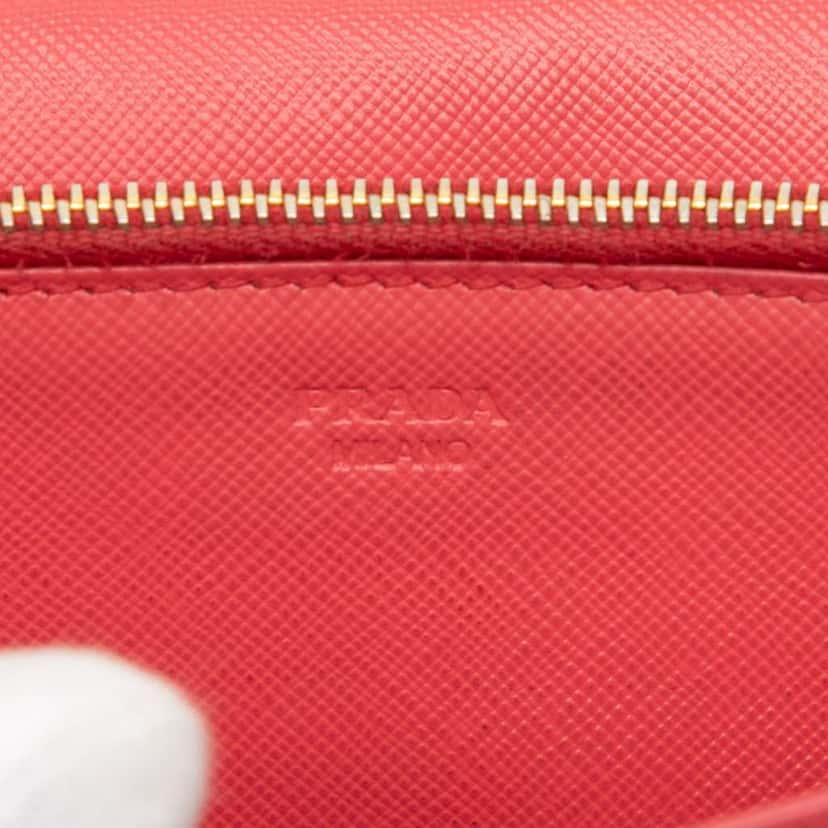 Prada Saffiano Lux Wallet On Chain Pink Leather Good condition - Box View