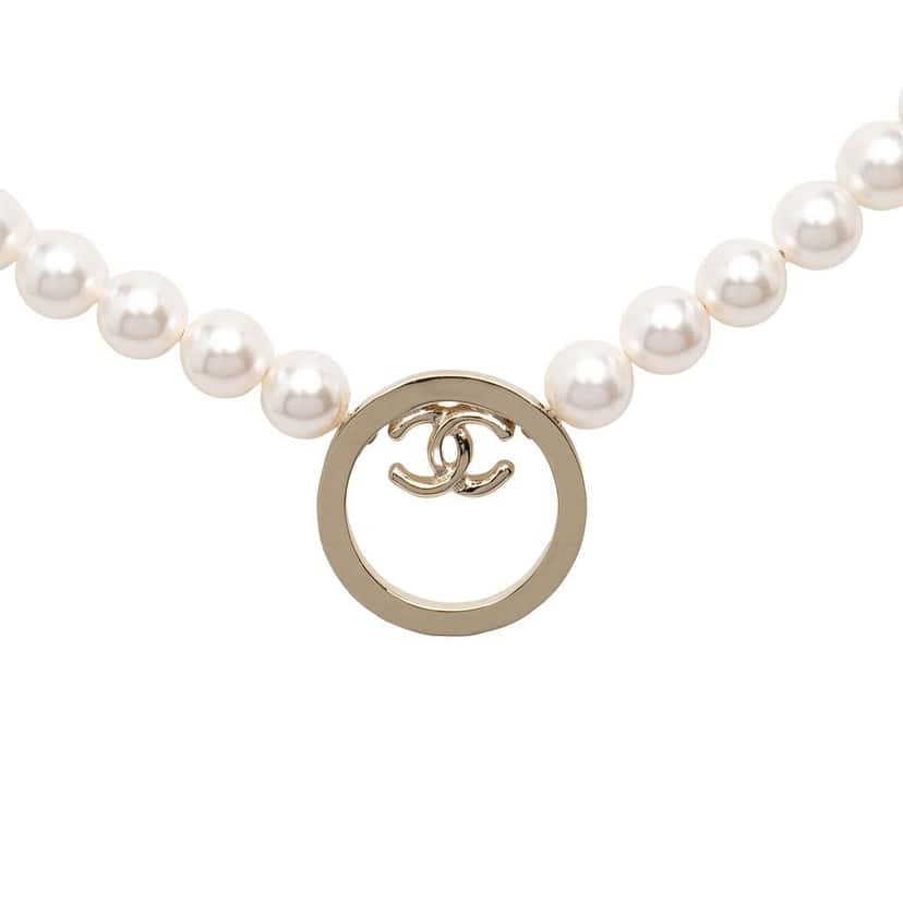 Chanel CC Faux Pearl Necklace White Good condition - Front View