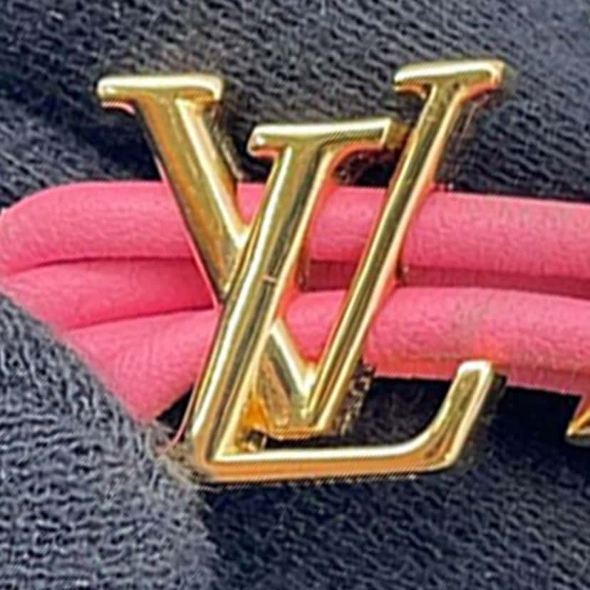 Louis Vuitton Leather LV Bloom Bracelet Pink Leather Good condition - Model View