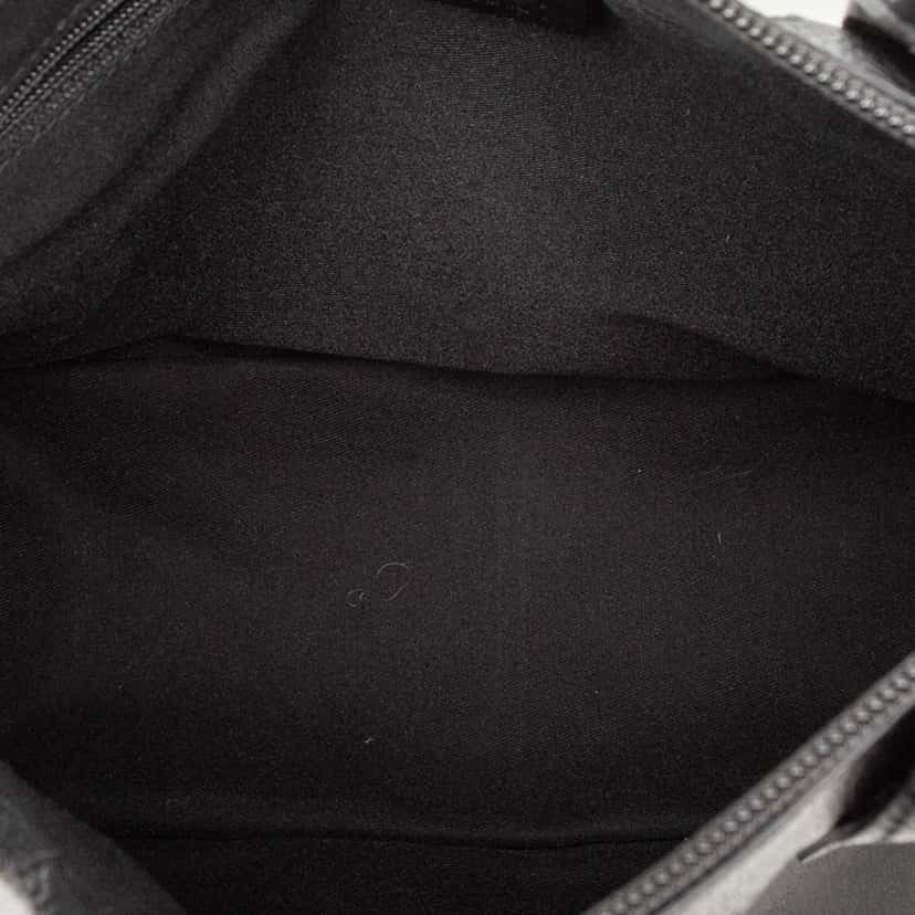 Gucci GG Nylon Tote Black Very good condition - Model View