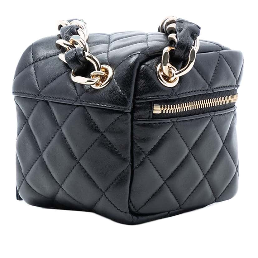 Chanel CC Quilted Lambskin Cube Wristlet Vanity Case Black Leather Very good condition - Back View