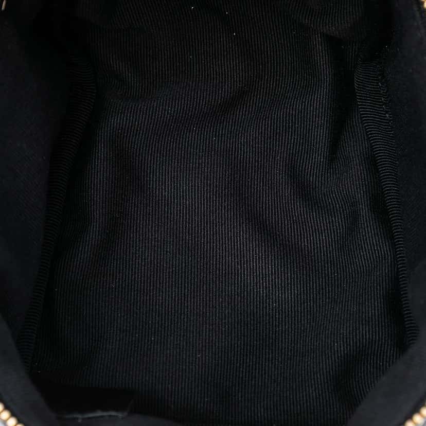 Chanel CC Quilted Lambskin Cube Wristlet Vanity Case Black Leather Very good condition - Model View