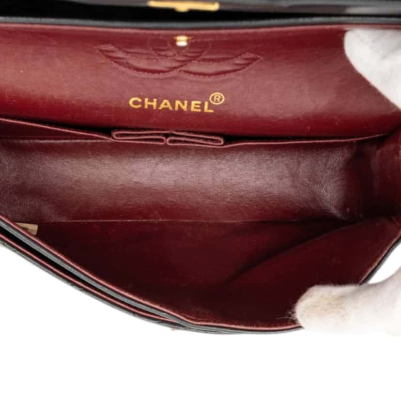 Chanel Small Classic Lambskin Double Flap Black Leather Very good condition - Model View