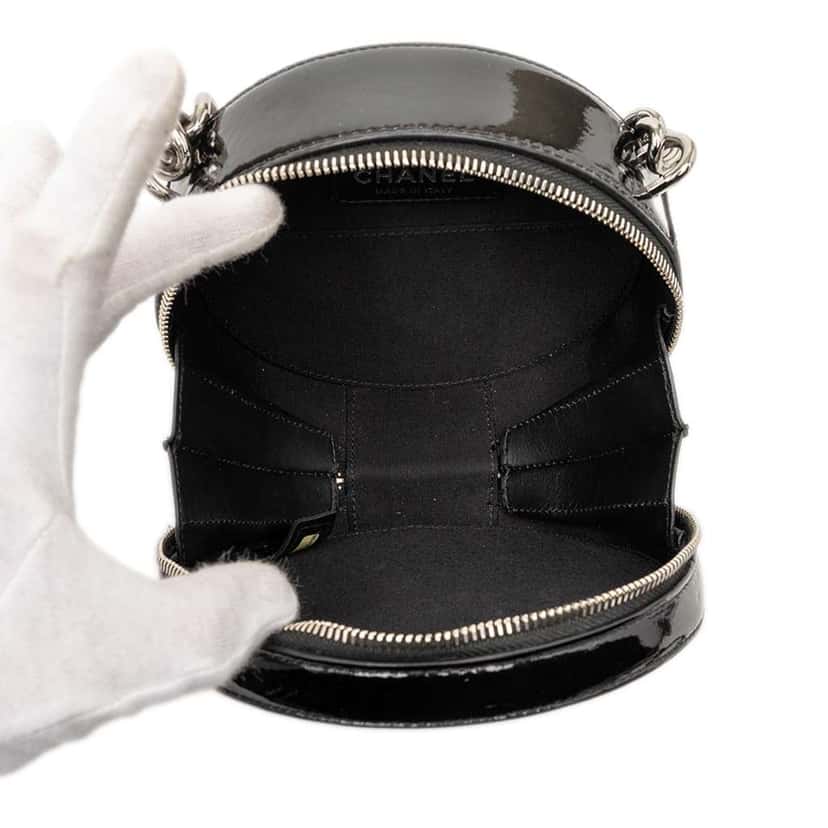 Chanel Patent Round As Earth Bag Black Leather Very good condition - Model View