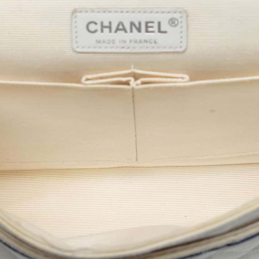 Chanel Medium Classic Printed Grosgrain Double Flap White Very good condition - Model View