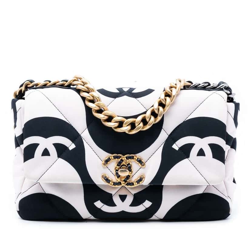 Chanel Medium Printed Silk 19 Flap White Silk Very good condition - Front View