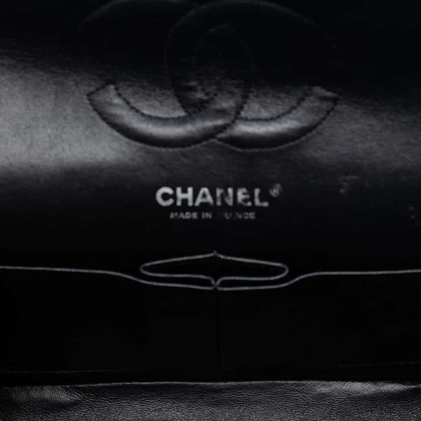 Chanel Medium Classic Caviar Double Flap Black Leather Very good condition - Model View
