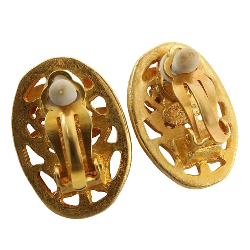 Chanel CC Gold Plated Oval Clip On Earrings Gold Metal Very good condition - Inside View