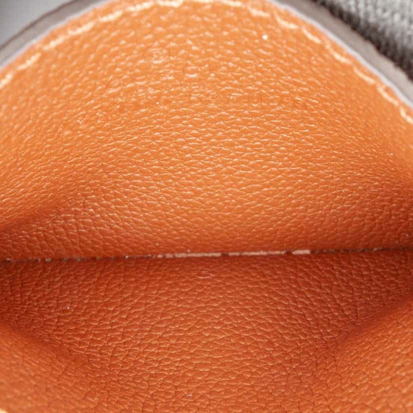 Gucci GG Supreme Card Holder Beige Good condition - Model View