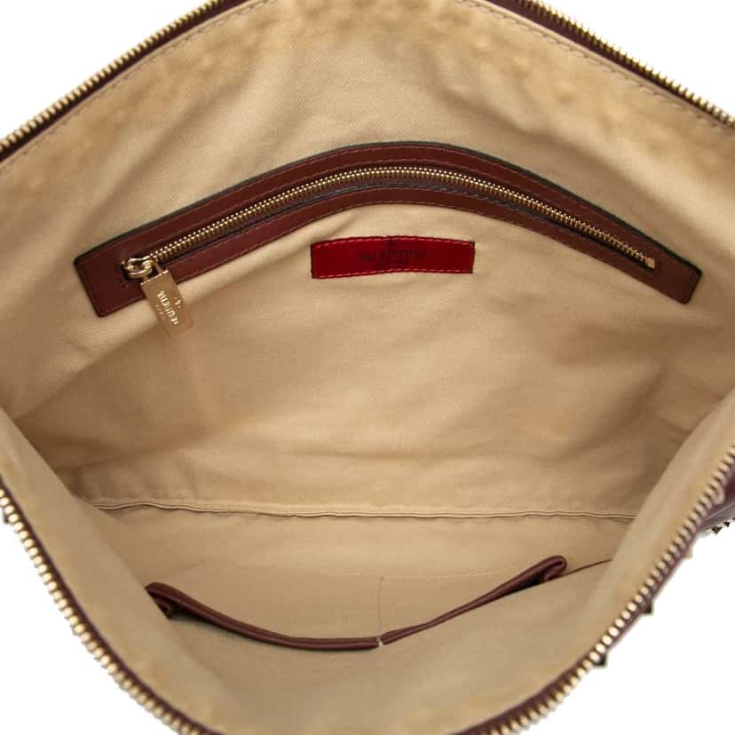 Valentino Large Leather Rockstud Clutch Red Leather Good condition - Model View