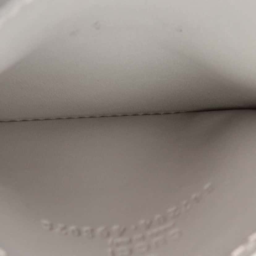 Gucci Patent Guccissima Card Holder Silver Leather Good condition - Model View