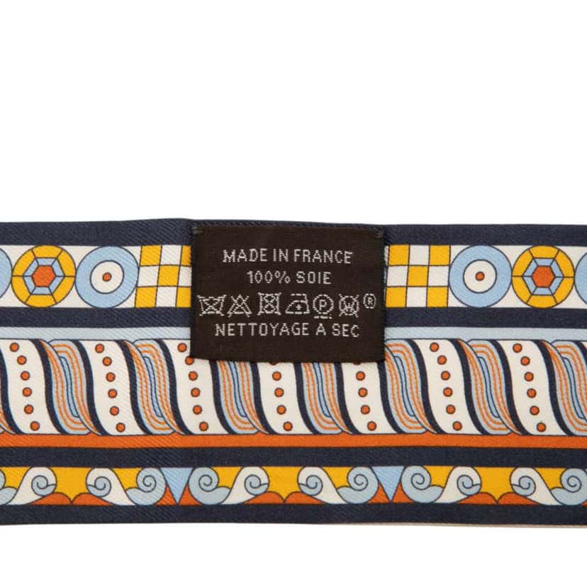 Hermès Harnais En Rosace Silk Twilly Scarf White Silk Good condition - Back View