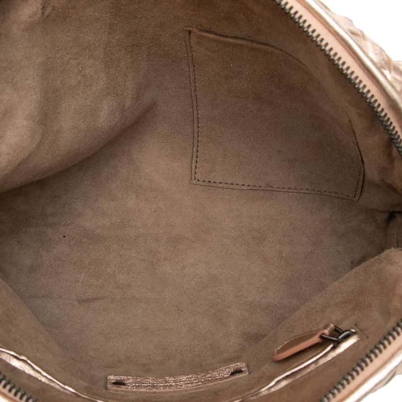 Bottega Veneta Metallic Nappa Intrecciato Nodini Crossbody Gold Leather Good condition - Model View