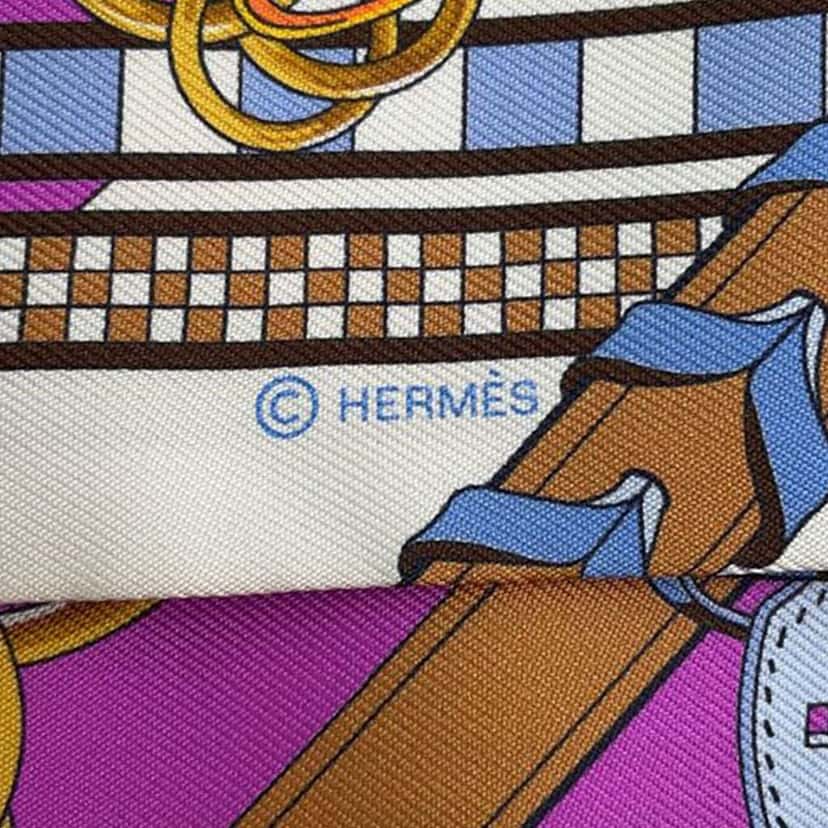 Hermès Brides et Gris Gris Silk Twilly Scarf White Silk Never worn - Inside View