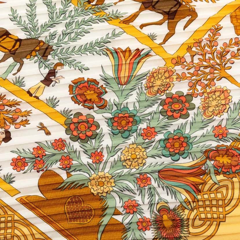 Hermès Decoupages  Pleated Silk Scarf Yellow Silk Good condition - Box View