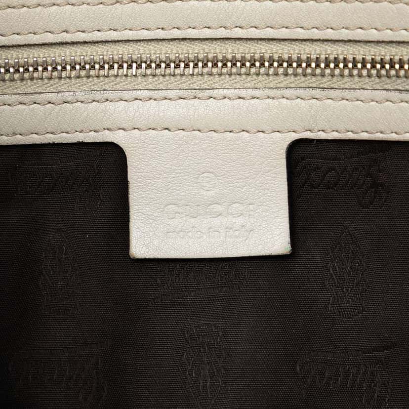 Gucci Guccissima Charlotte Crossbody White Leather Good condition - Box View