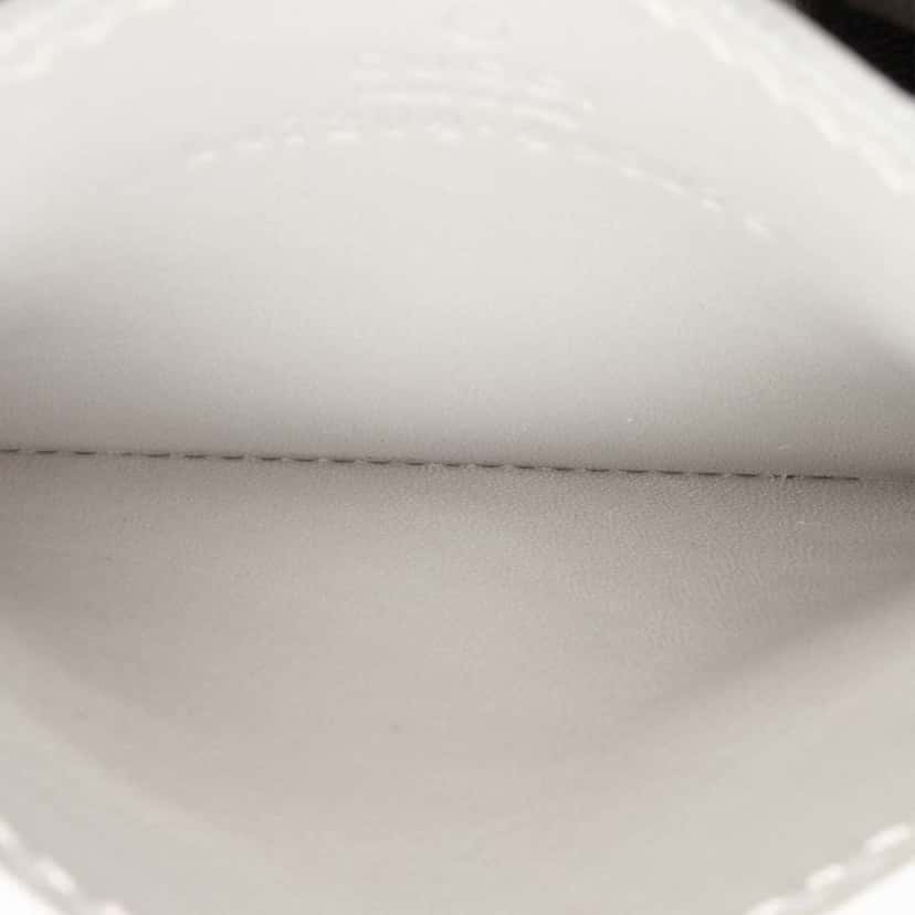 Gucci Patent Guccissima Card Holder Silver Leather Very good condition - Model View