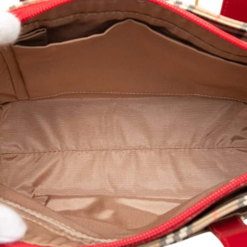 Burberry Haymarket Check Canvas Tote Beige Very good condition - Model View