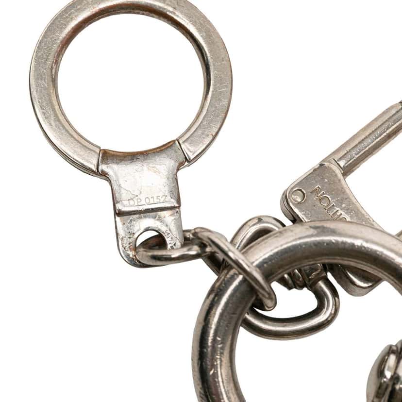 Louis Vuitton Silver Plated Anneau Cles Mousqueton XL Key Ring Silver Metal Very good condition - Inside View