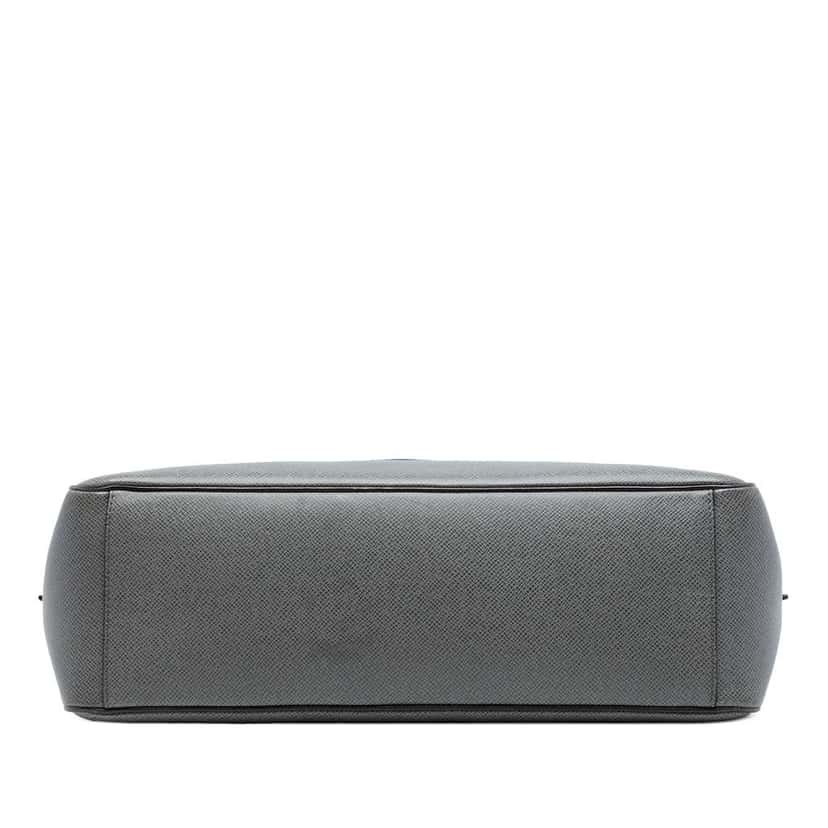 Louis Vuitton Taiga Roman GM Grey Leather Good condition - Inside View