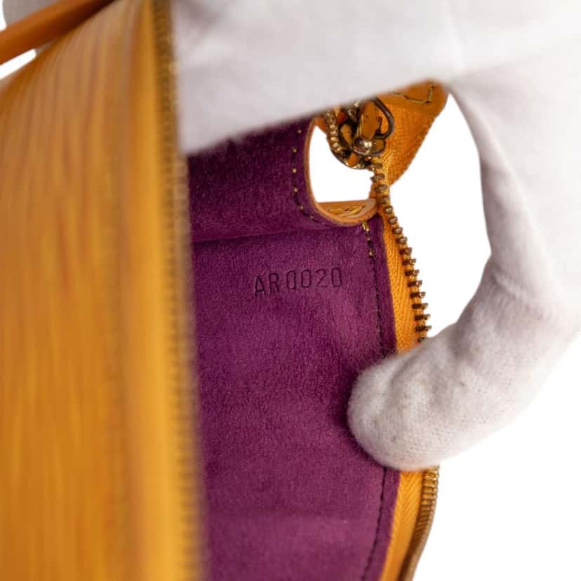 Louis Vuitton Epi Pochette Accessoires Yellow Leather Good condition - Box View