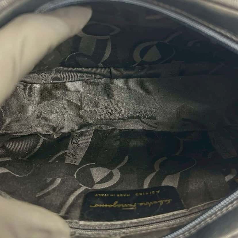 Salvatore Ferragamo Calfskin Vara Crossbody Blue Leather Good condition - Inside View