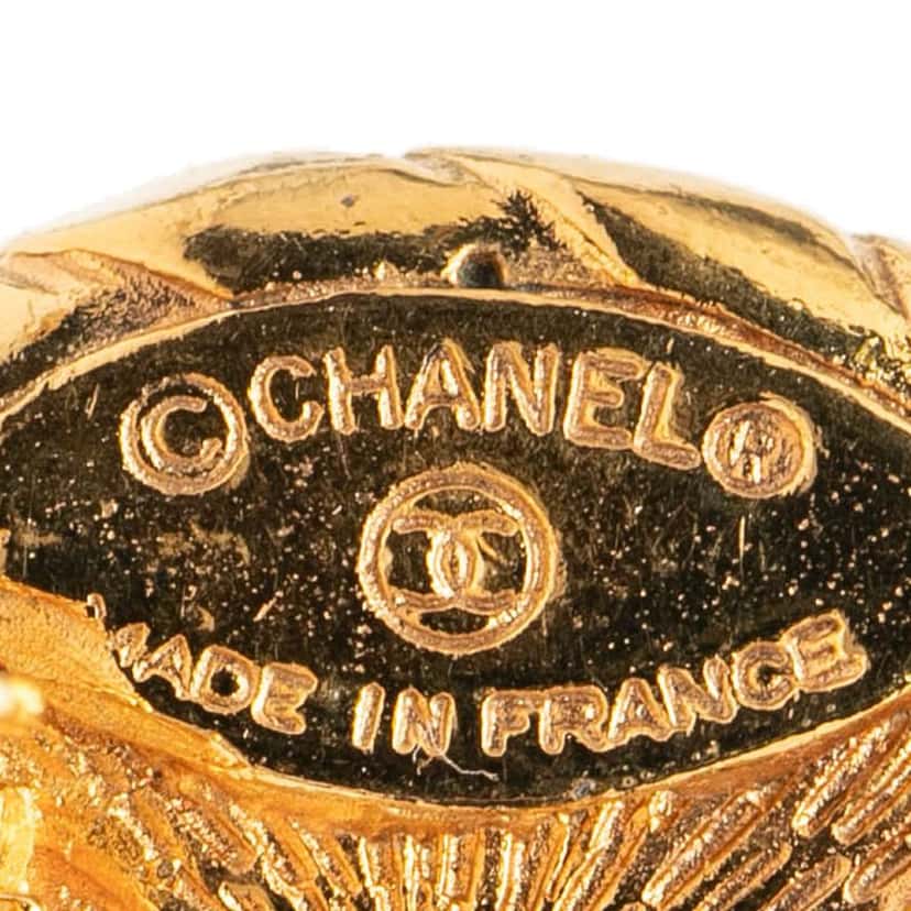 Chanel Gold Plated Faux Pearl Round Clip on Earrings Gold Metal Good condition - Inside View