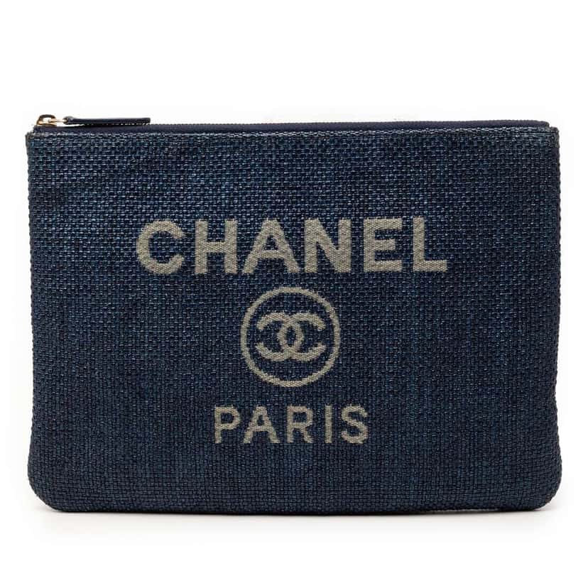 Chanel Medium Denim Deauville O Case Clutch Blue Denim Good condition - Front View