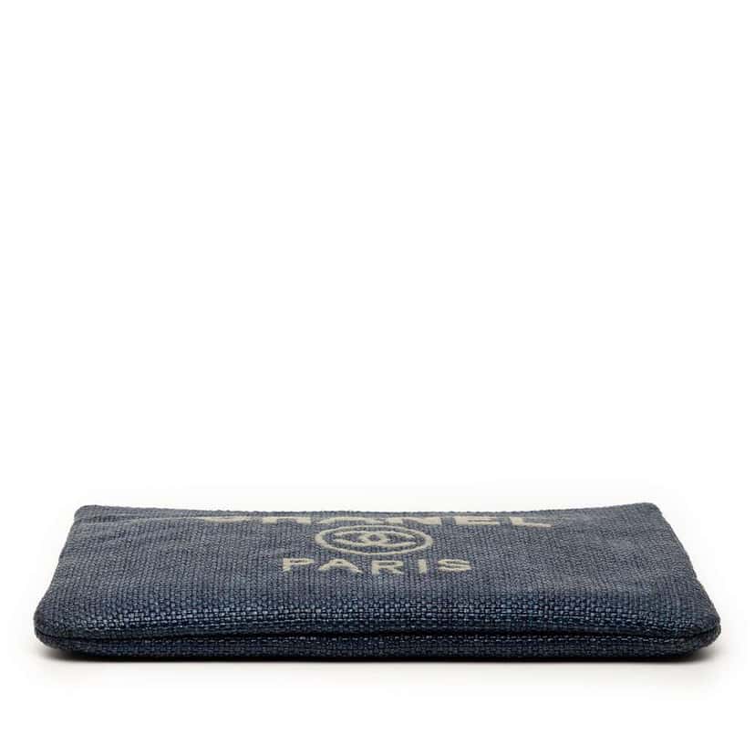 Chanel Medium Denim Deauville O Case Clutch Blue Denim Good condition - Inside View