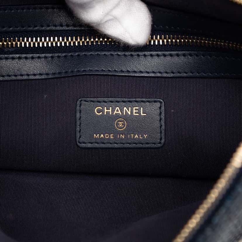 Chanel Medium Denim Deauville O Case Clutch Blue Denim Good condition - Box View
