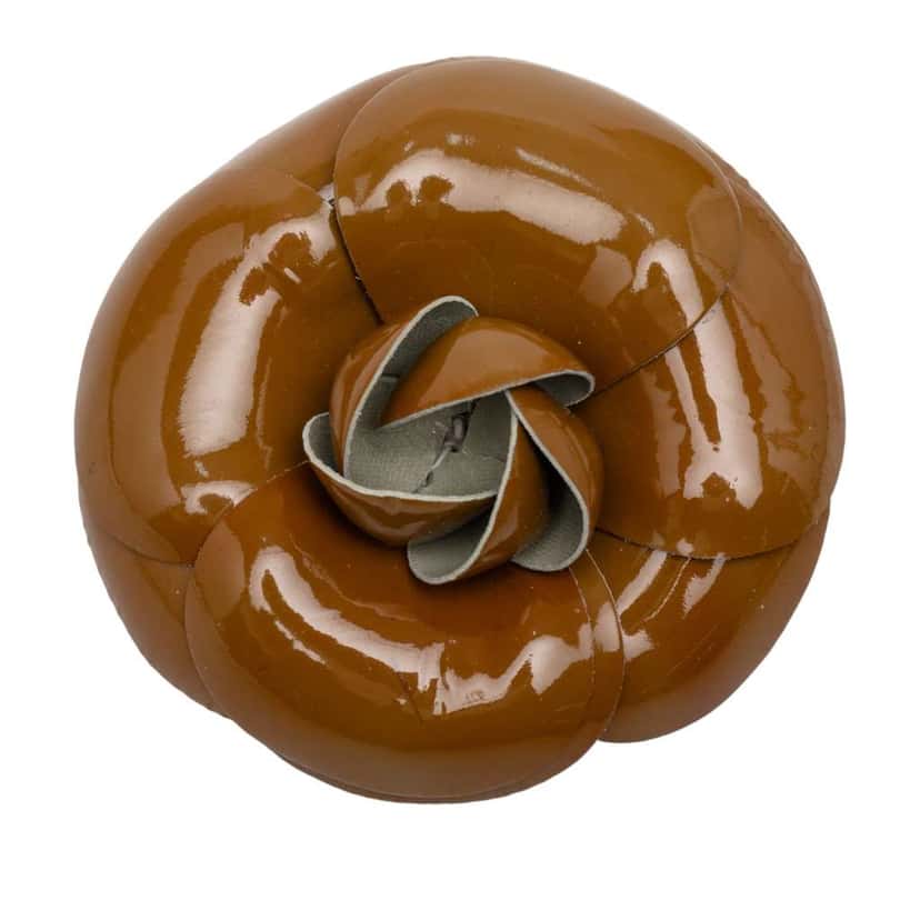 Chanel Camellia Patent Brooch Brown Leather Good condition - Front View