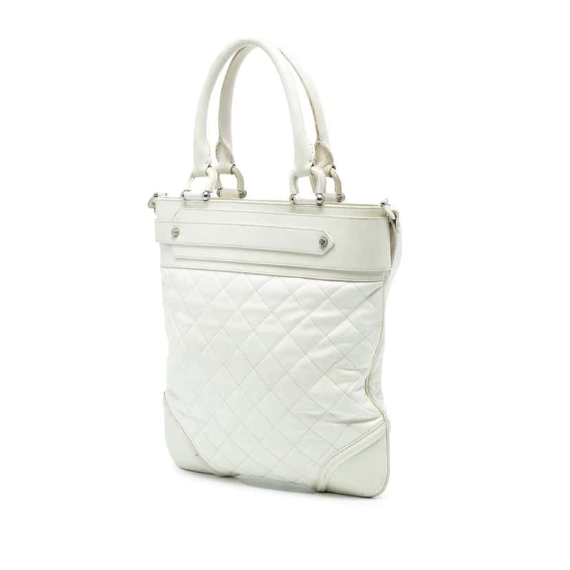 Burberry Quilted Leather Hillgate Convertible Tote White Leather Good condition - Back View