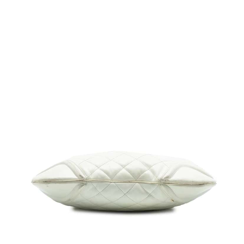 Burberry Quilted Leather Hillgate Convertible Tote White Leather Good condition - Inside View