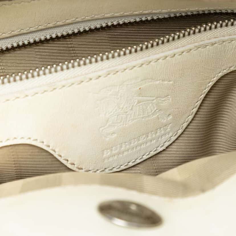 Burberry Quilted Leather Hillgate Convertible Tote White Leather Good condition - Box View