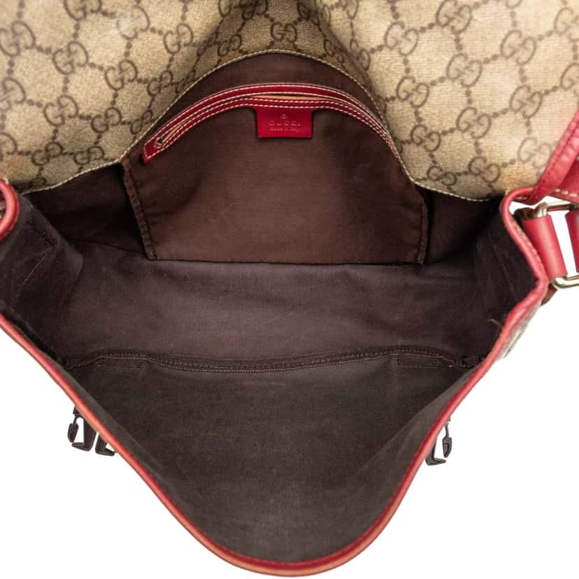Gucci GG Supreme Web Crossbody Beige Good condition - Model View