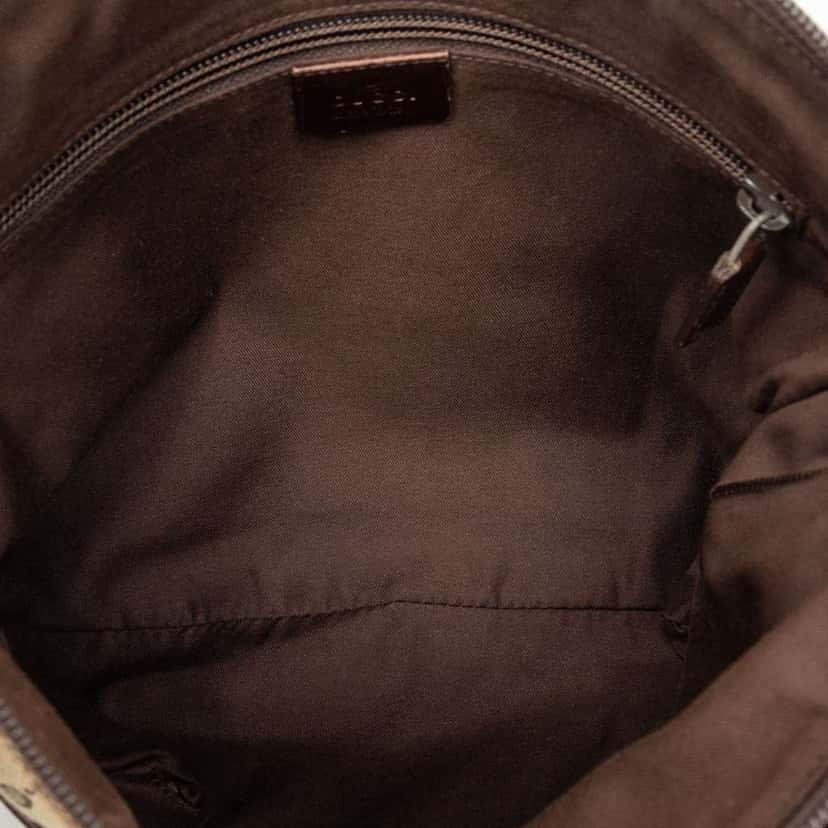 Gucci GG Canvas Crossbody Beige Fair condition - Model View