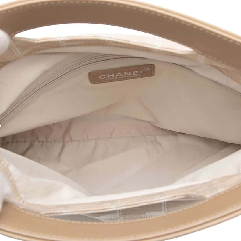 Chanel New Travel Line Nylon Handbag Beige Good condition - Model View