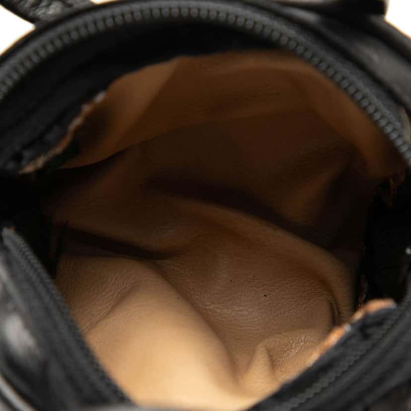 Bottega Veneta Nappa Intrecciato Pouch Key Holder and Bag Charm Black Leather Good condition - Model View