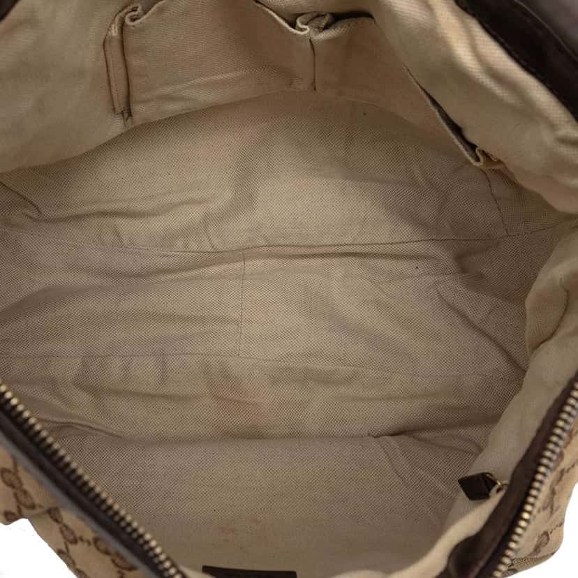 Gucci GG Canvas Sukey Shoulder Bag Beige Good condition - Model View