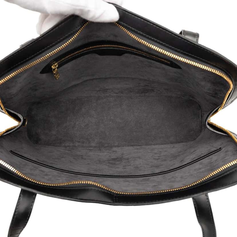 Louis Vuitton Epi Lussac Black Leather Good condition - Model View