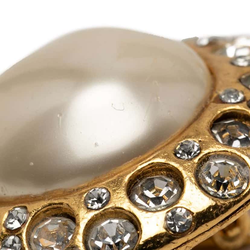 Chanel Gold Plated Faux Pearl and Crystals Clip On Earrings Gold Good condition - Model View