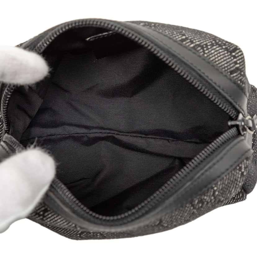 Gucci GG Denim Cosmetic Pouch Grey Denim Good condition - Model View