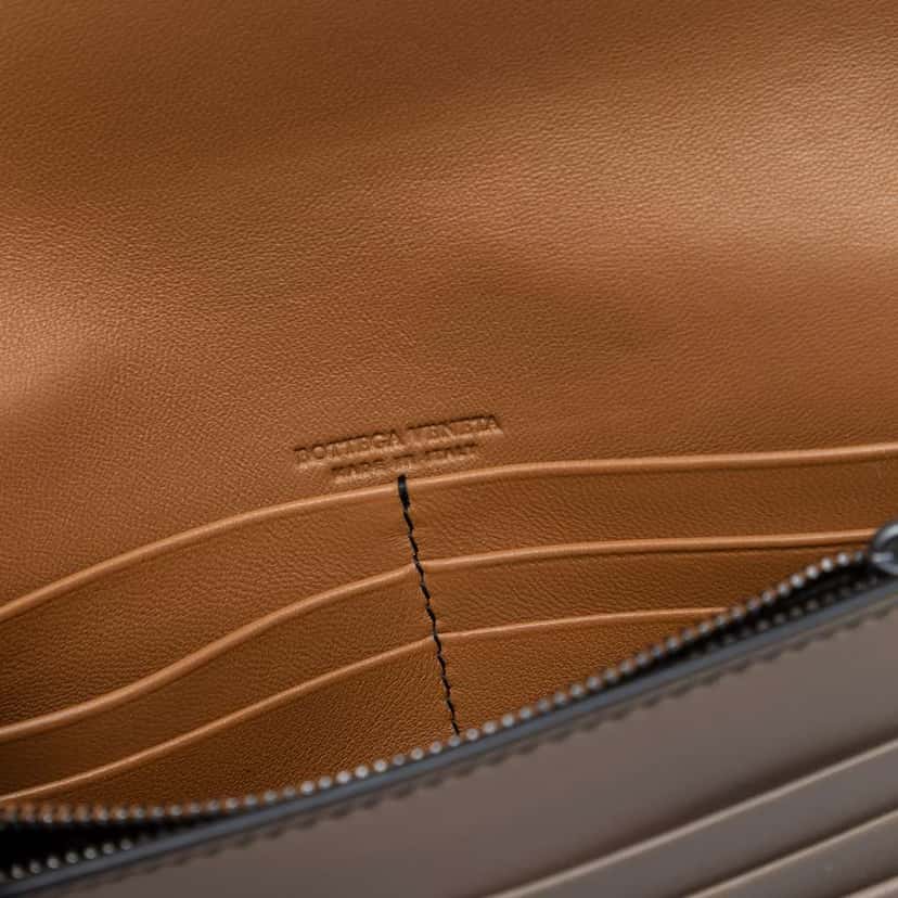 Bottega Veneta Bicolor Leather Wallet on Chain Brown Leather Very good condition - Box View