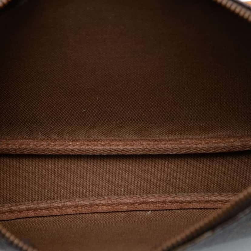 Louis Vuitton Monogram Pochette Accessoires Brown Very good condition - Model View