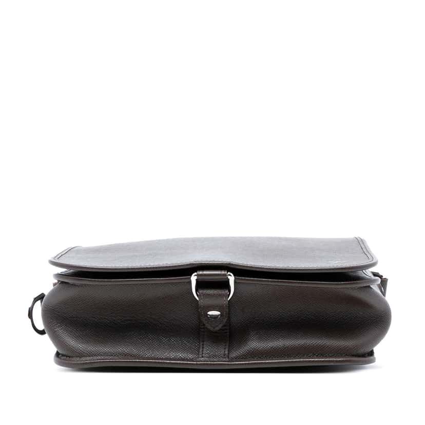 Louis Vuitton Taiga Andrei Brown Leather Good condition - Inside View