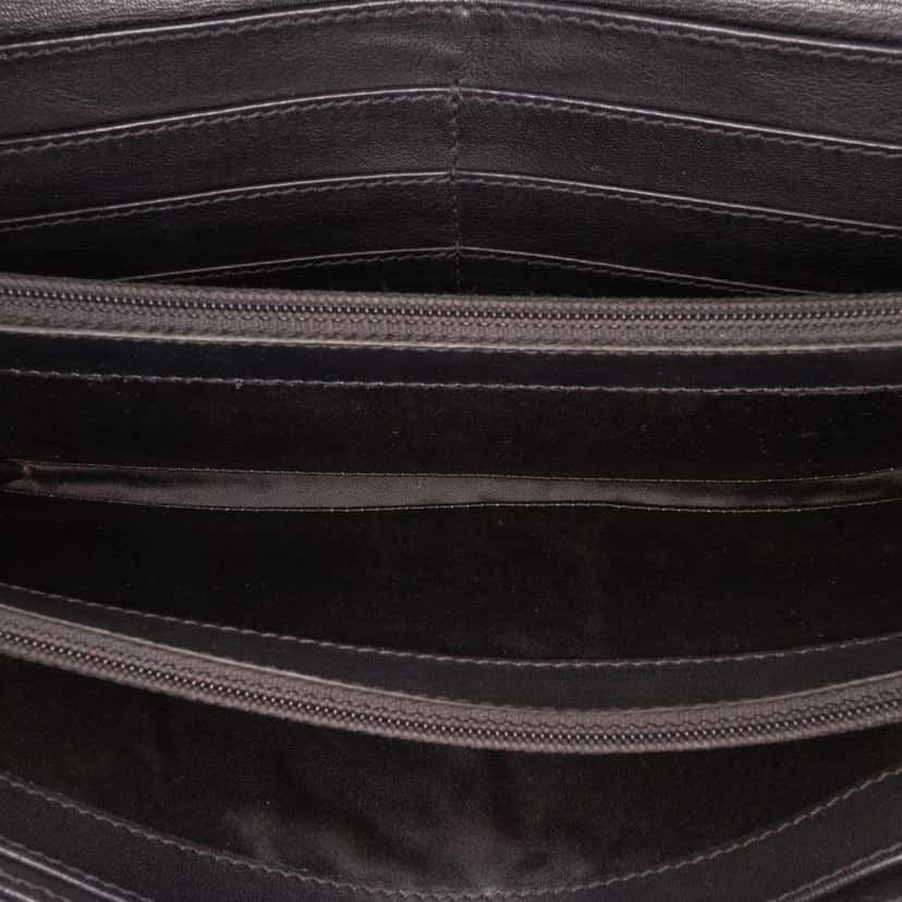 Chanel CC Quilted Patent Brilliant East West Wallet On Chain Black Leather Very good condition - Model View
