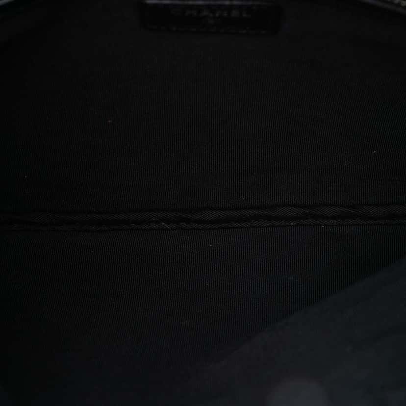 Chanel Medium Quilted Caviar Boy O Case Clutch Black Leather Very good condition - Model View